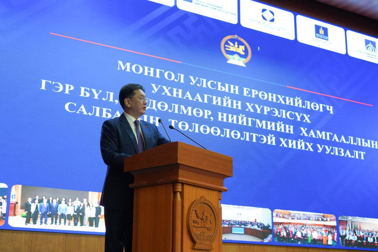 МОНГОЛ УЛСЫН ЕРӨНХИЙЛӨГЧ У.ХҮРЭЛСҮХ ГЭР БҮЛ, ХӨДӨЛМӨР, НИЙГМИЙН ХАМГААЛЛЫН САЛБАРЫН АЛБАН ХААГЧДЫН ТӨЛӨӨЛӨЛТЭЙ УУЛЗЛАА